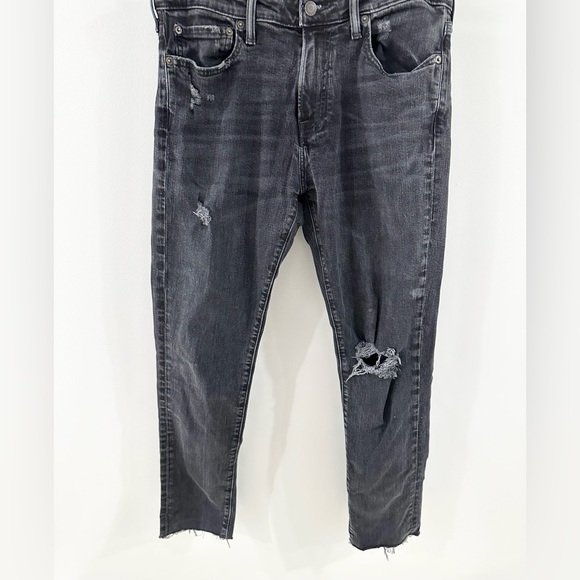 Abercrombie & Fitch Athletic Skinny Distressed Jeans Washed Black Size 31 X 32 - Picture 3 of 6